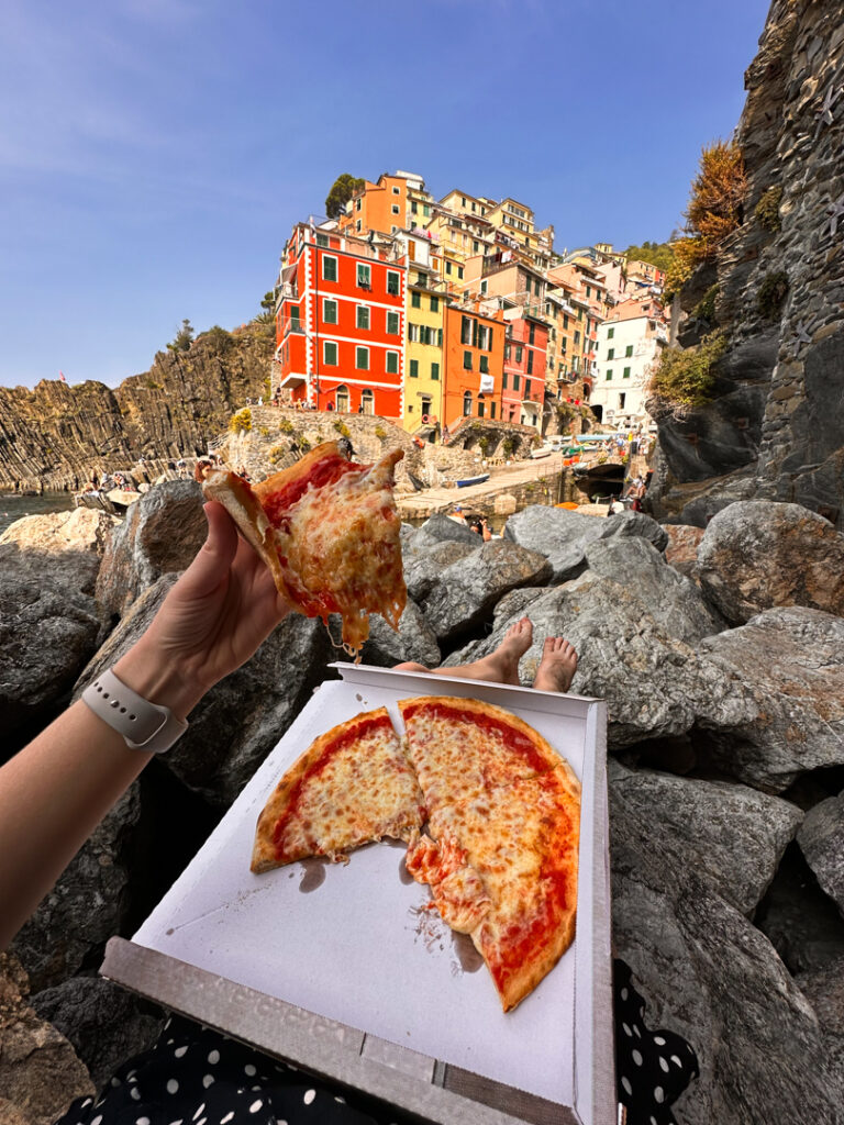 pizza Margharita in Riomaggiore